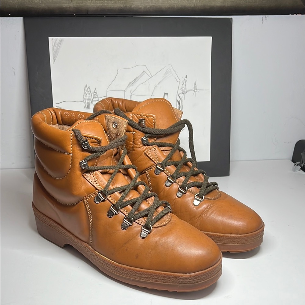 Vintage Made in Italy Ratty sold by Sears  Women’s Hiking Boots Size 9.5